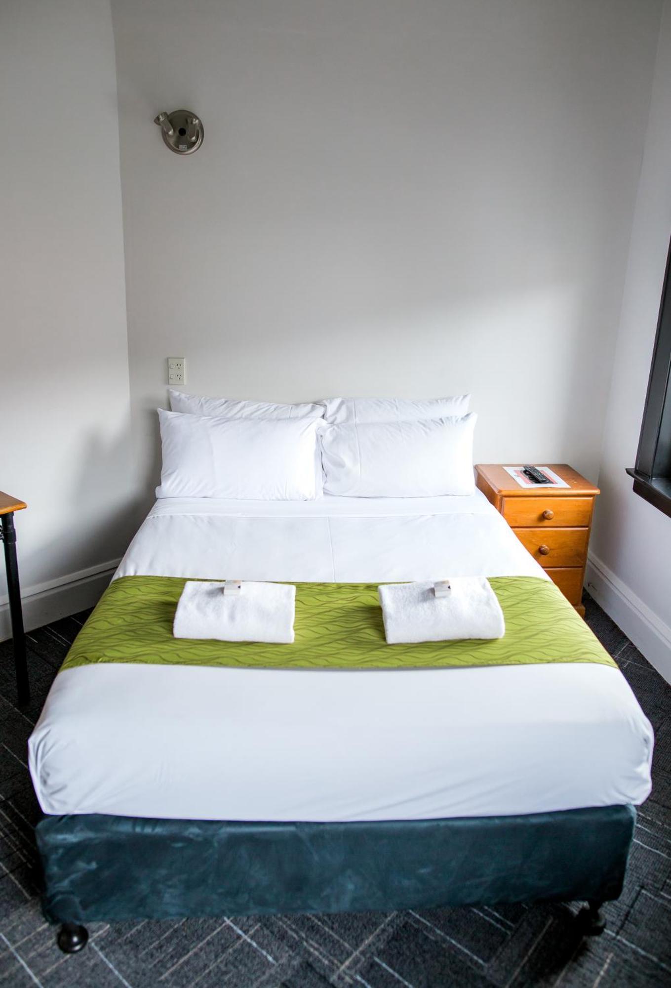 The Cambridge Hotel & Backpackers Wellington Exterior photo