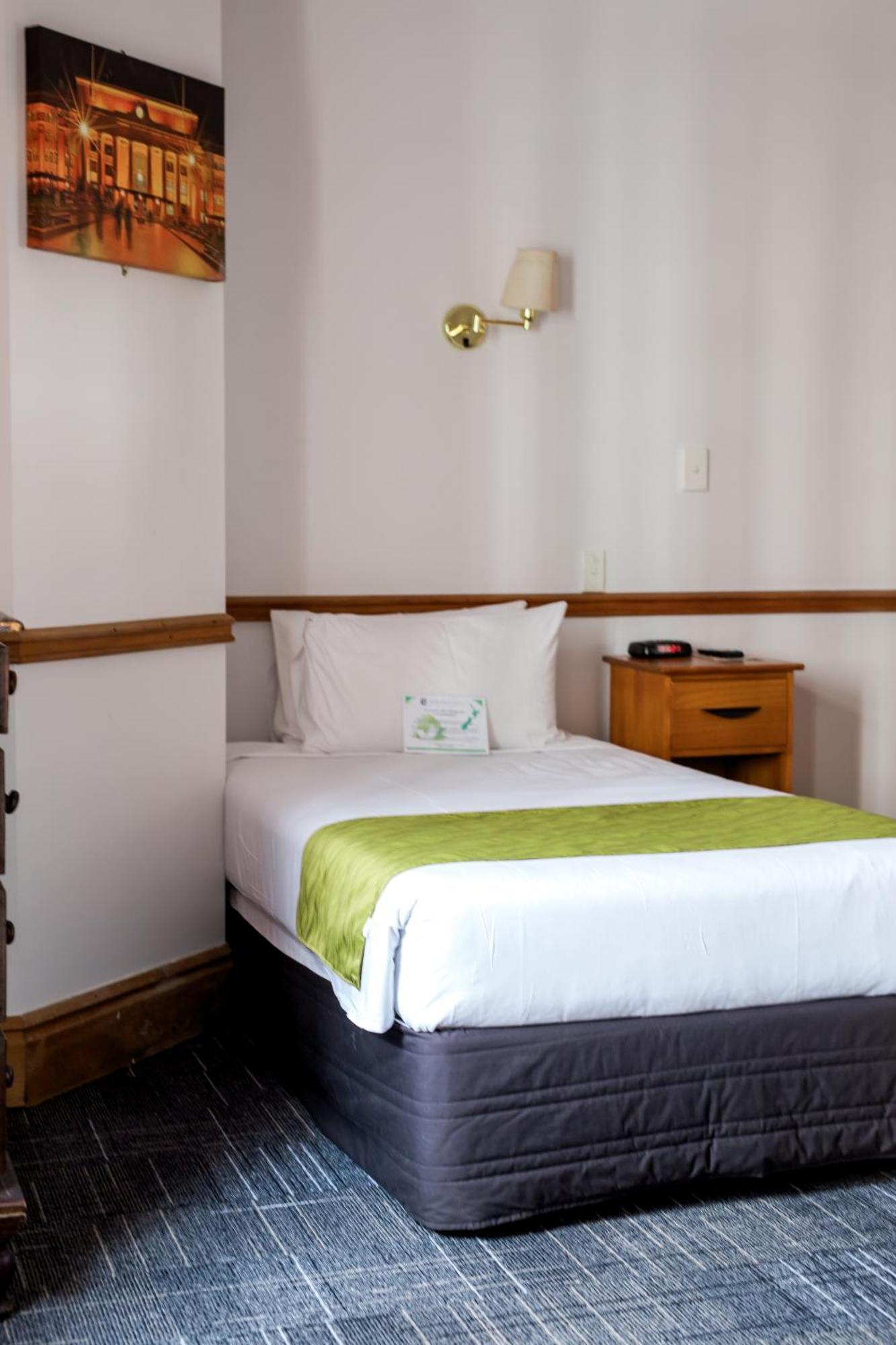 The Cambridge Hotel & Backpackers Wellington Exterior photo
